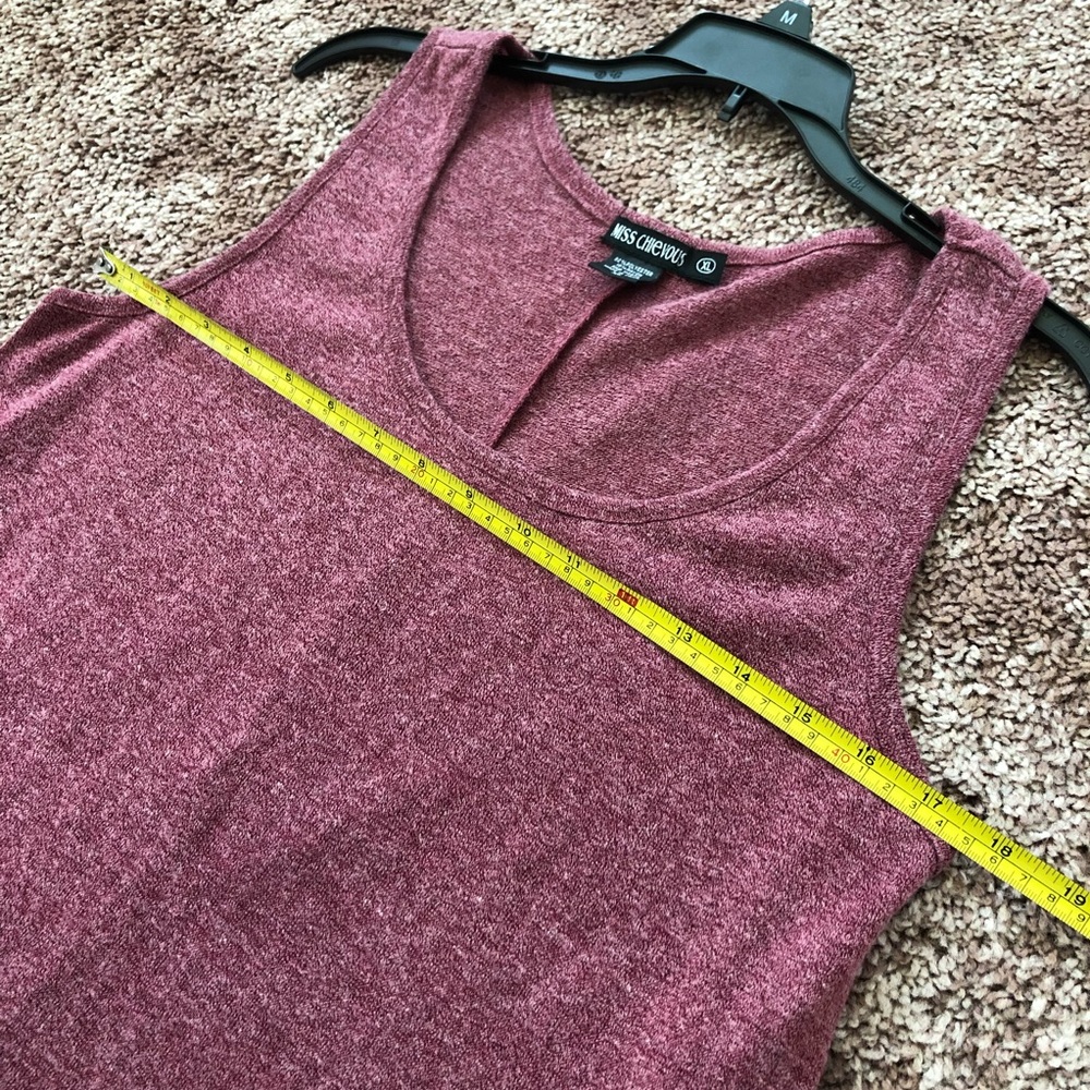 Bundle of 2 Laced Tank Tops - Picture 5 of 6